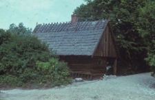 Chałupa rybaka w starej części skansenu