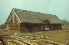 Chlew konstrukcji zrębowej z lat 80-tych XIX wieku z Krosewa - Wdzydze - KPE