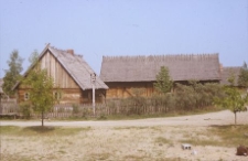 Fragment zabudowy zabytkowej Kaszubskiego Parku Etnograficznego - Wdzydze KPE