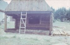 Odbudowa chlewa zrębowego z początku XIX wieku z G&oacute;rek - Wdzydze KPE