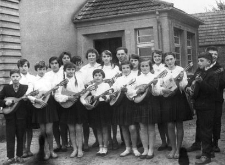 Band of mandolin players in front of the building of the Gromadzka Rada (GRN)