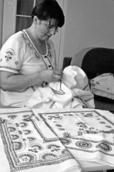 Embroiderer Elżbieta Kaliszewska