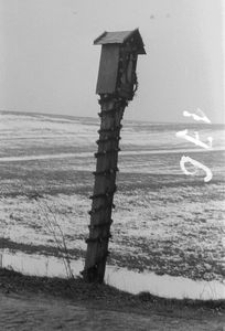 Kapliczka na słupie - Klukowa Huta [3]