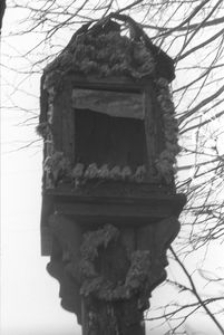 Kapliczka na słupie - Mojusz [2]