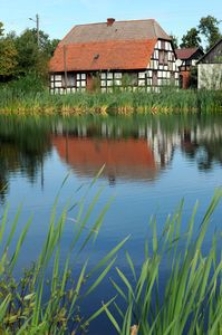 Budynek mieszkalny wraz z zabudowaniami gospodarczymi w Bruskowie Wielkim (1)