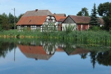 Budynek mieszkalny wraz z zabudowaniami gospodarczymi w Bruskowie Wielkim (4)