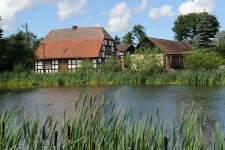 Budynek mieszkalny wraz z zabudowaniami gospodarczymi w Bruskowie Wielkim (6)