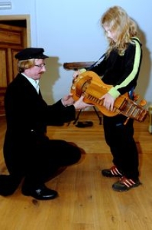 Instrument muzyczny ludowy w Muzeum Kultury Ludowej Pomorza w Swołowie (1)