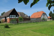 Budynek mieszkalny wraz z zabudowaniami gospodarczymi w Swołowie (1)