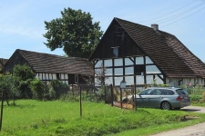 Budynek mieszkalny wraz z zabudowaniami gospodarczymi w Swołowie (2)