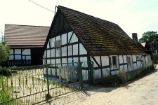 Budynek mieszkalny oraz gospodarczy w Swołowie (1)