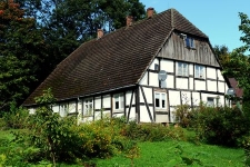 Budynki gopsodarcze w Możdżanowie