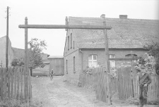 Brama w gospodarstwie J&oacute;zefa Łosińskiego - G&oacute;rki