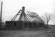 Rozbi&oacute;rka chałupy zrębowej z wnęką - Chrztowo