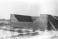 Budowa stodoły przeniesionej do KPE ze Starego Słonego - Wdzydze