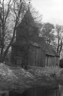 Kości&oacute;ł konstrukcji zrębowej - Szczodrowo