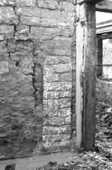 Chałupa zrębowa z podcieniem narożnym (rozbi&oacute;rka) - Zdrojno [3]