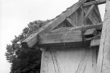 Rozbi&oacute;rka dawnej szkoły wiejskiej - Więckowy [1]