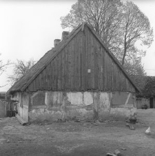 Chałupa konstrukcji szkieletowej z XVIII/XIX w. z zabudowanym podcieniem pełnoszczytowym - Starkowa Huta