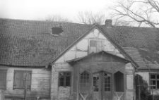 XVIII-wieczny dw&oacute;r konstrukcji zrębowo-szkieletowej - Luzino