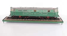 Model lokomotywy spalinowej SP 45