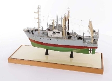 Model trawlero-krewetkowiec B 275