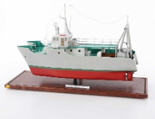 Model katamarana TRT-18 K