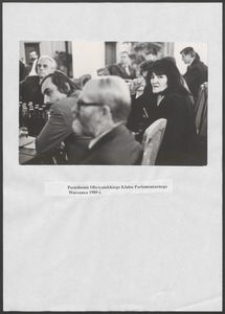 Kartka z albumu - Posiedzenie Obywatelskiego Klubu Parlamentarnego w Warszawie (1989)