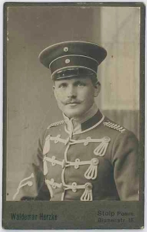 Zdjęcie mężczyzny, żołnierza 5. Regimentu Huzarów w Słupsku - popiersie
