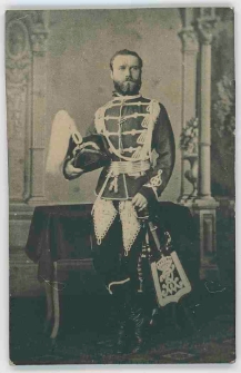 Zdjęcie mężczyzny, żołnierza 5. Regimentu Huzarów w Słupsku - portret całopostaciowy