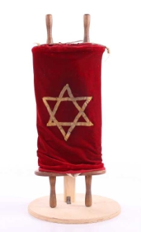 Tora ze spektaklu ,,Skrzypek na dachu&rdquo;