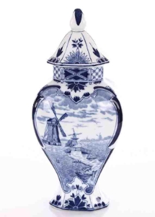 Wazon z przykrywką z zestawu z Delft