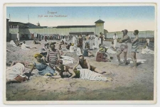 Trzy połączone ze sobą kolorowe pocztówki z widokami Sopotu i Orłowa
