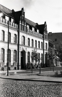Budynek Poczty Głównej wybudowany w 1879 roku według projektu Augusta Kinda