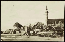 Mury obronne i kości&oacute;ł zamkowy w Stolpie