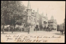 Przy bramie kolejowej w Stolpie