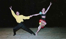 Prezentacje tanecznych zespoł&oacute;w młodzieżowych